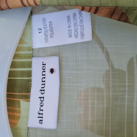 3/$30 Alfred Dunner Semi-Sheer Button Down Top - Picture 5 of 6